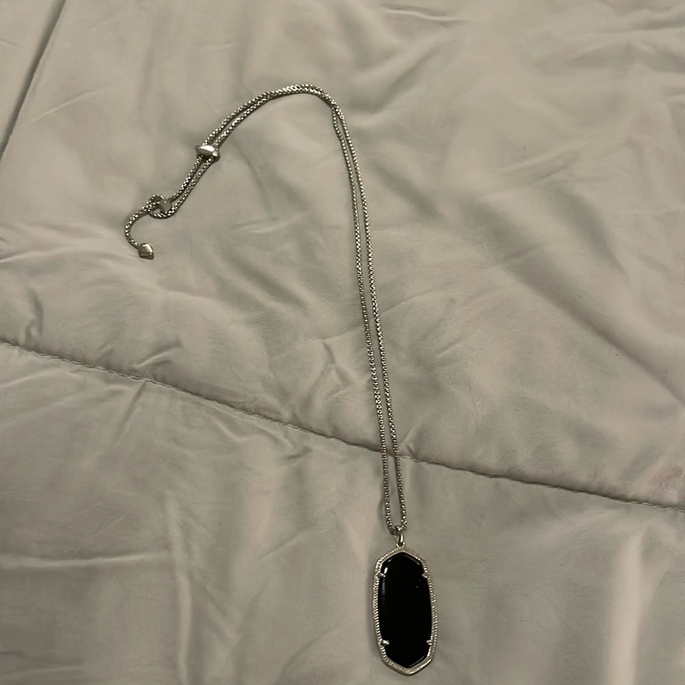 Kendra Scott necklace